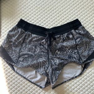 Lululemon - hotty hot shorts (size 6)